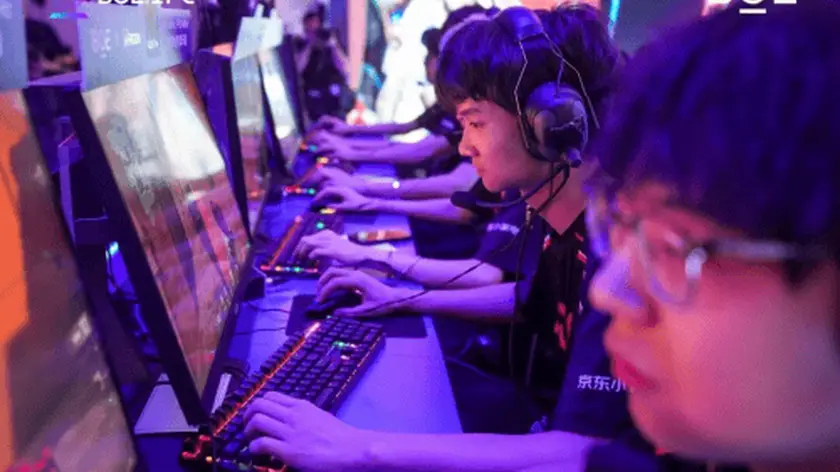 LPL全球总决赛历史性时刻：Doinb率NIP晋级八强，EDG爆冷出局创赛区纪录